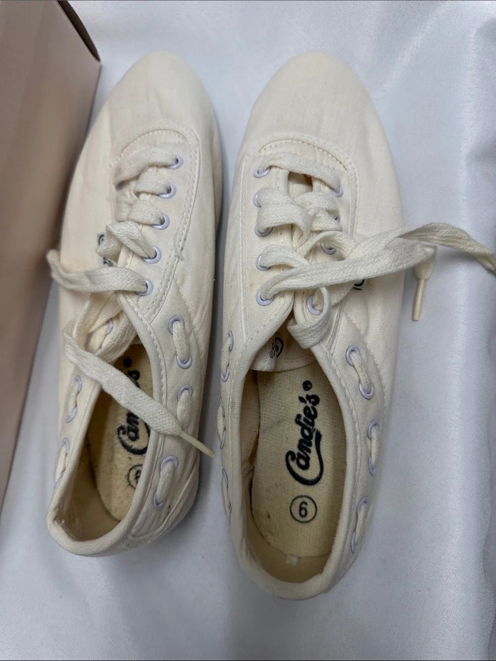 Candie's Women's Low-Top Canvas Sneakers in Off-White - Picture 5 of 6